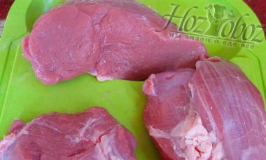 لحم البقر ستروجانوف في طباخ بطيء - طبق مطعم